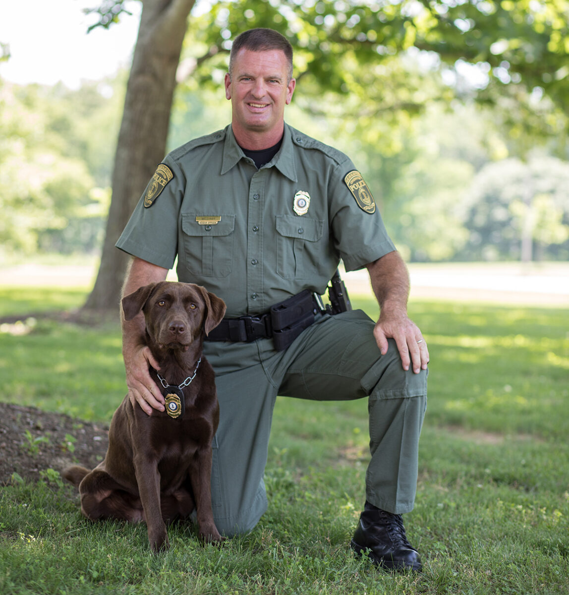 Wes Billings, Senior CPO, et K9 Molly