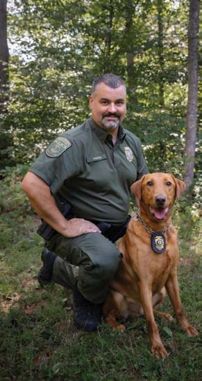 Une photo du K9 et du CPO handler