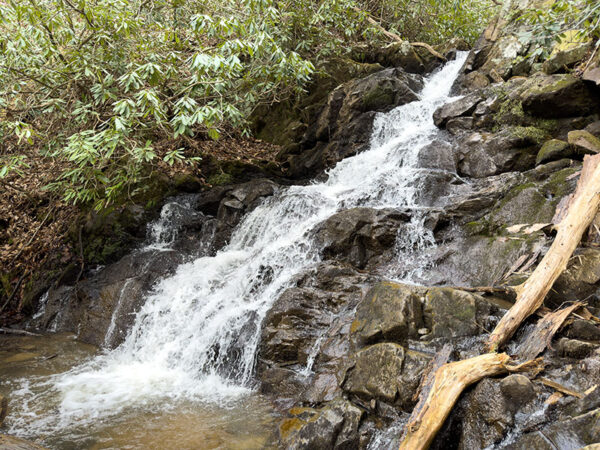 Une image de la cascade de Comer's creek dans la vallée de Fairwood
