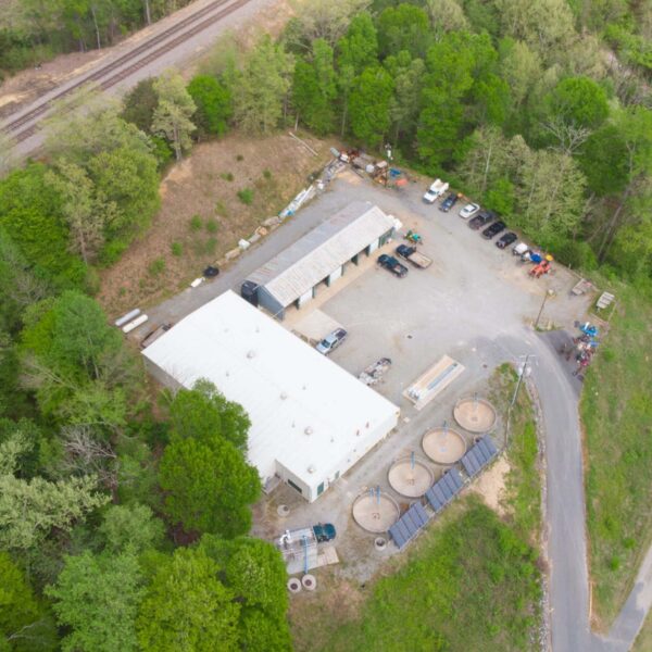 Vue aérienne de l'écloserie Vic Thomas