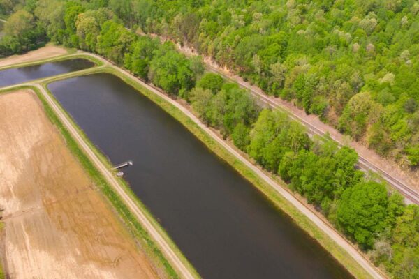 Vue aérienne des hippodromes de pêche.